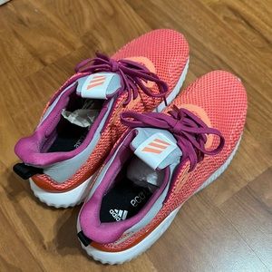 Adidas Alphabounce Women size 5